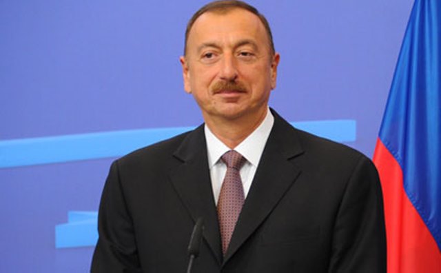 Prezident “Huawei” şirkətinin sərgisində